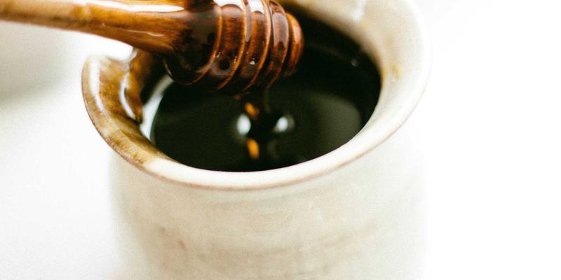 网络技术三大支柱：服务器管理、编程与网络安全的协同与对比